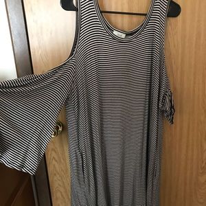 Stripped open shoulder dress!